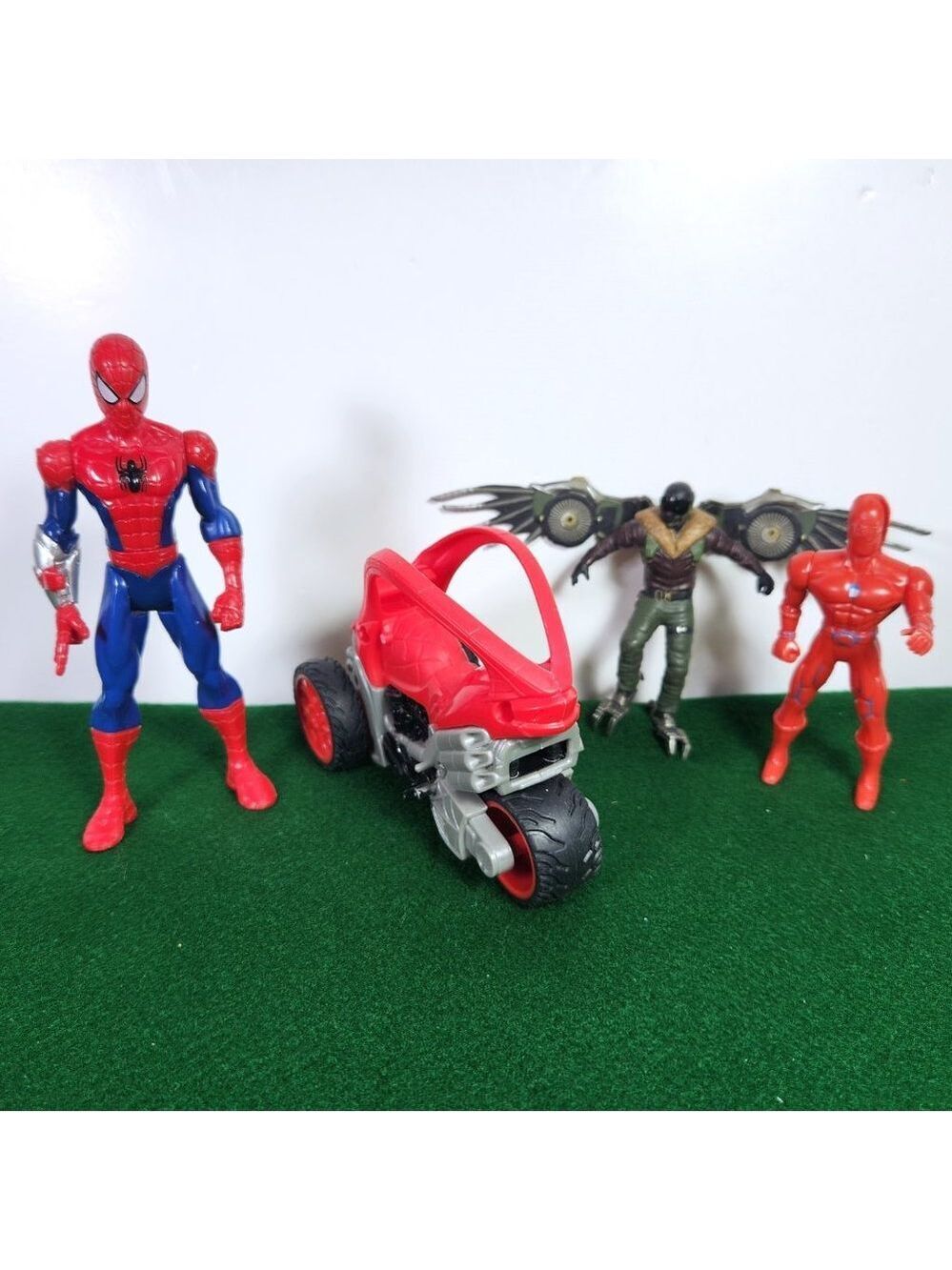 Spider Man Toy Lot of 4 Spidey Cycle Spider Man X-2 Vulture Action Figure